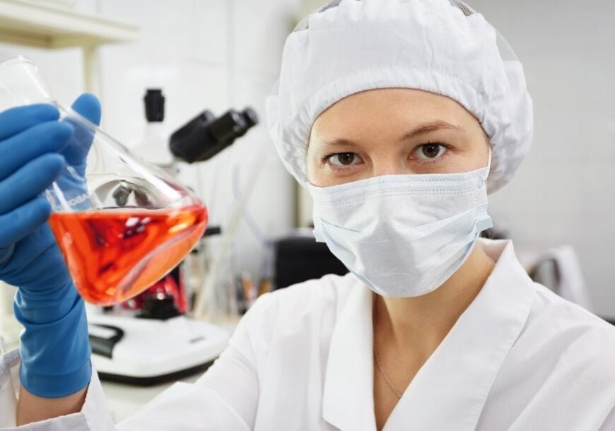 AI and chemistry transform laboratories.